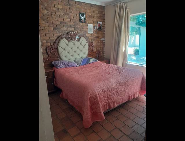 5 BEDROOM FREEHOLD FOR SALE IN THE ORCHARDS